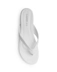 Vista superior de zapatilla en diseño descubierto para mujer con punta redonda de pata de gallo de meter en color blanco