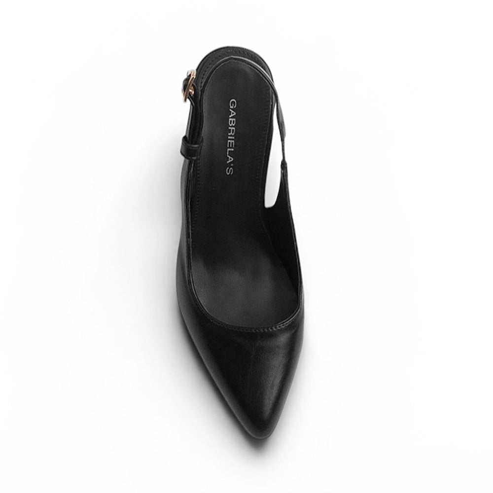 Vista superior de la zapatilla negra destalonada con dije colgante de cristal para dama y tacón medio 9cm 