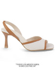 Vista lateral en zapatilla negra para dama con talón descubierto, punta abierta y tacón medio 8cm 