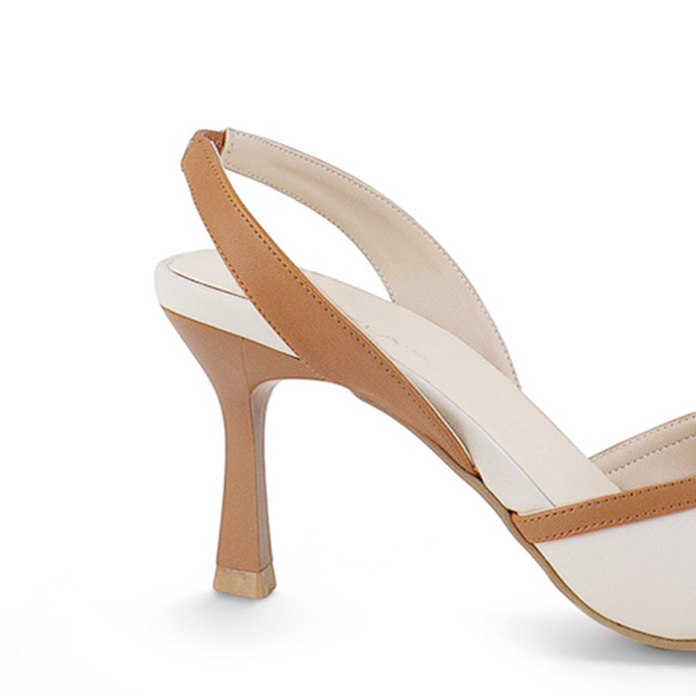Vista trasera del tacón medio 8cm en zapatilla beige con naranja para dama de punta abierta 
