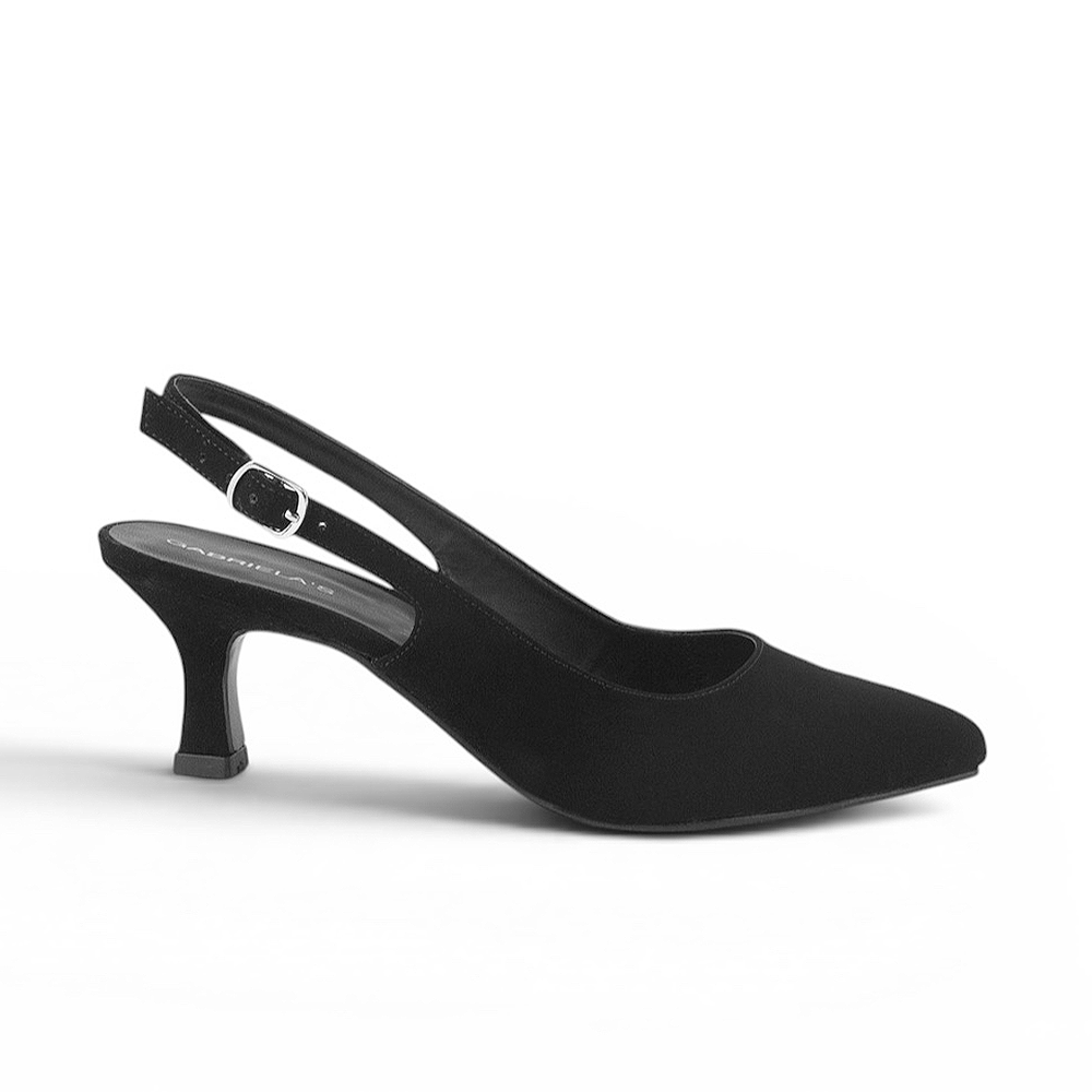 Vista lateral de zapatilla negra para mujer con talón descubierto punta fina cerrada y tacón medio de 7cm