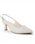 vista diagonal de zapatillas beige para dama con talón descubierto y tacón 7cm 