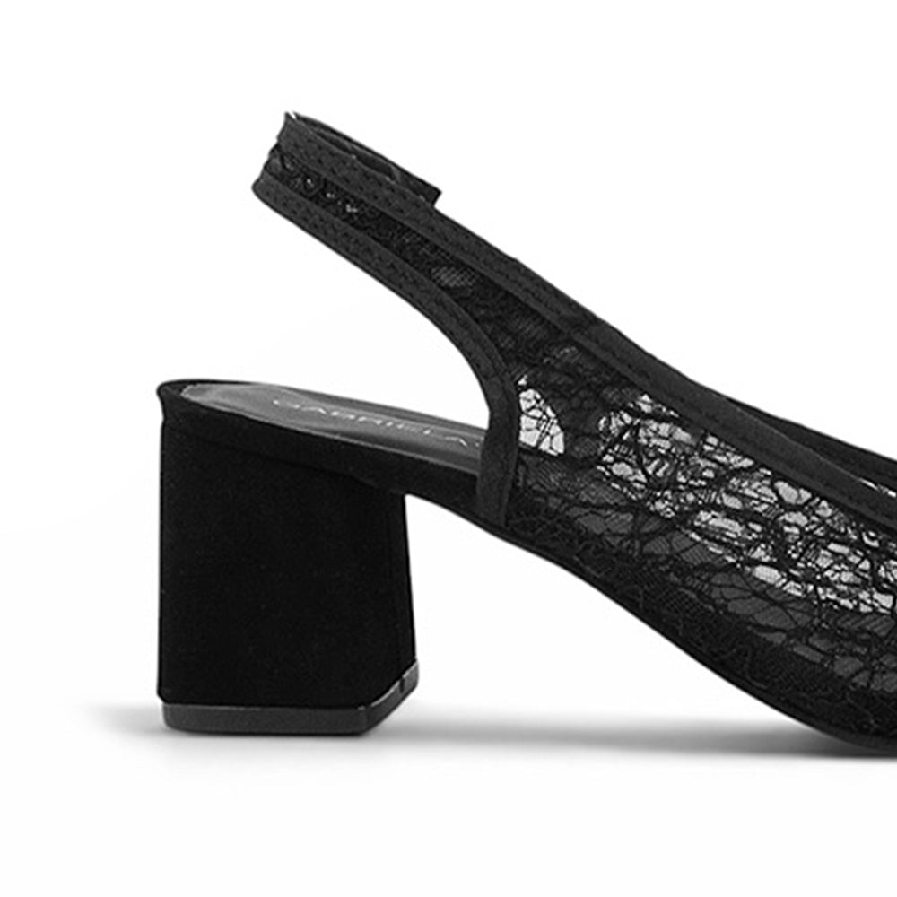 vista trasera del tacón bajo 6cm de zapatillas negras para dama 