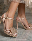 zapatillas nude de plataforma con pulsera ajustable al tobillo y tacón alto para dama