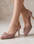 Zapatillas oro rosa con punta fina de pedrería y tacón medio 8cm para dama