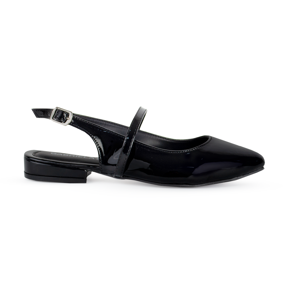 vista lateral de zapatillas negras de charol para dama con tiras cruzadas