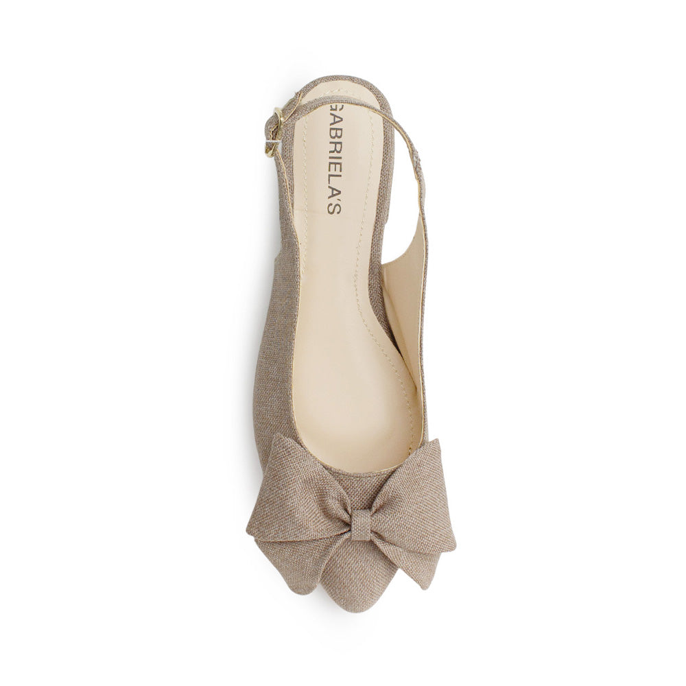 Vista superior de flats beige para mujer en punta fina con moño y silueta destalonada con correa ajustable