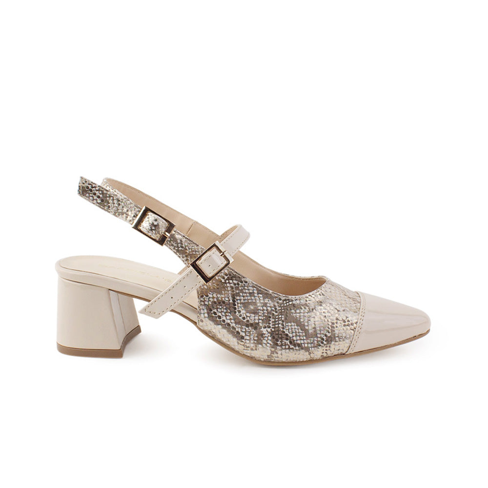 Vista lateral de zapatilla beige destalonada para mujer con tacón ancho de 5cm y punta fina