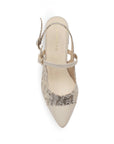 Vista superior de zapatilla beige destalonada con punta cerrada fina para mujer