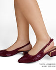 Zapatillas vino para mujer de punta fina con tacón cuadrado bajo de 5cm y correa ajustable 