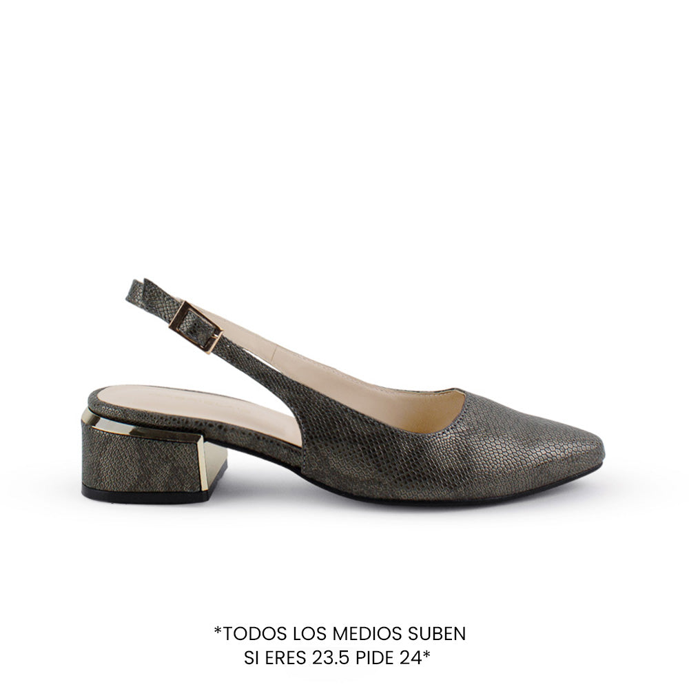 Vista lateral de zapatilla gris destalonadas para mujer con pulsera ajustable punta fina y tacón bajo cuadrado de 5cm 