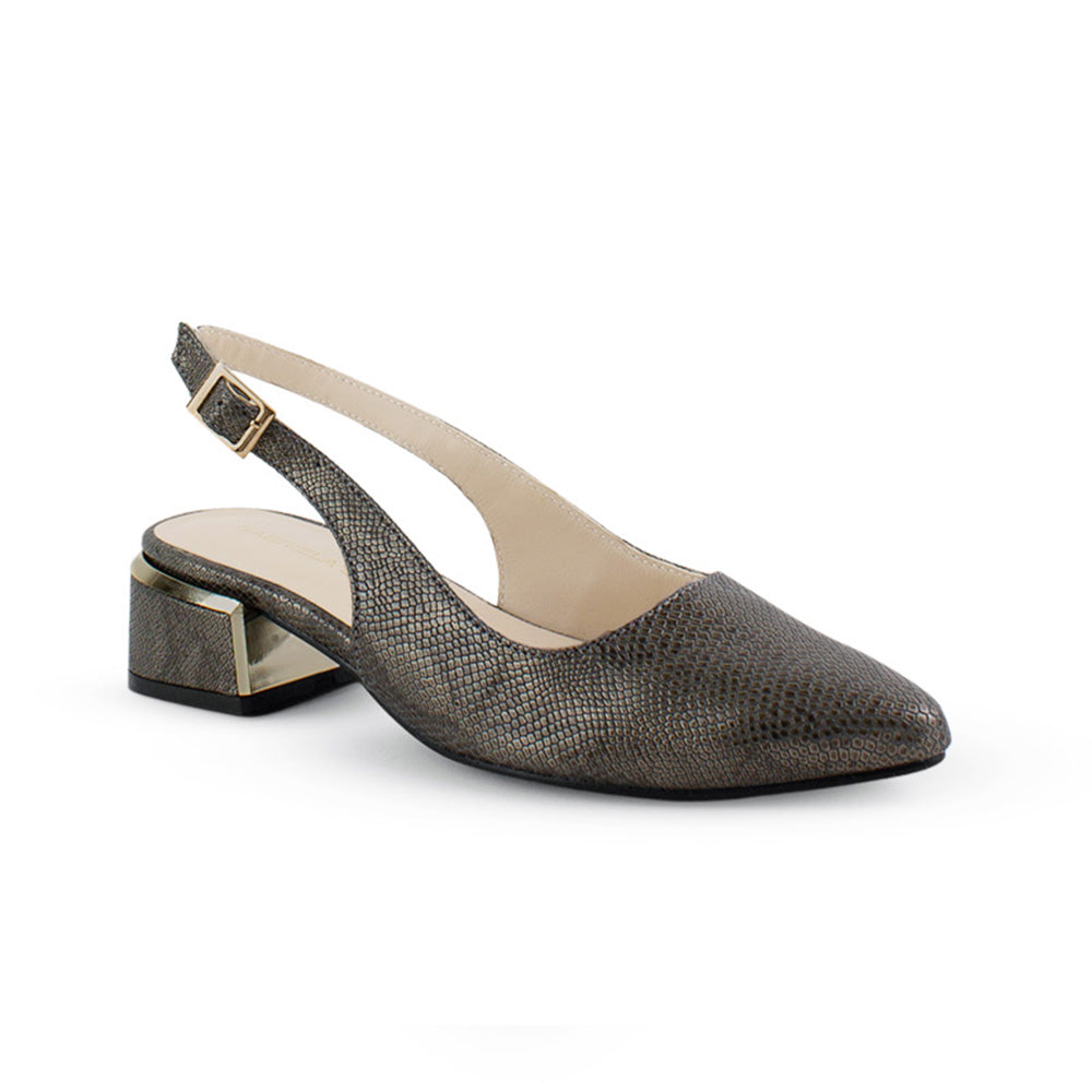 Vista diagonal de zapatilla destalonada para mujer con punta fina cerrada correa ajustable y tacón bajo cuadrado de 5cm en color gris 