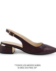 Vista lateral de zapatilla vino destalonadas para mujer con pulsera ajustable punta fina y tacón bajo cuadrado de 5cm 