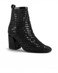 vista diagonal de botas negras con tacón medio 8cm para dama tejidas