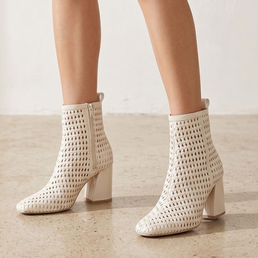 Botas beige tejidas y cortas con tacón medio 8cm para dama