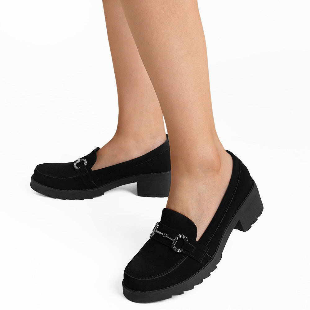 Mocasines negros para dama con herraje decorativo de plataforma y tacón bajo 5cm 
