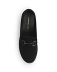 Vista superior del mocasín negro para dama con herraje metálico decorativo, punta redonda y tacón bajo 5cm 