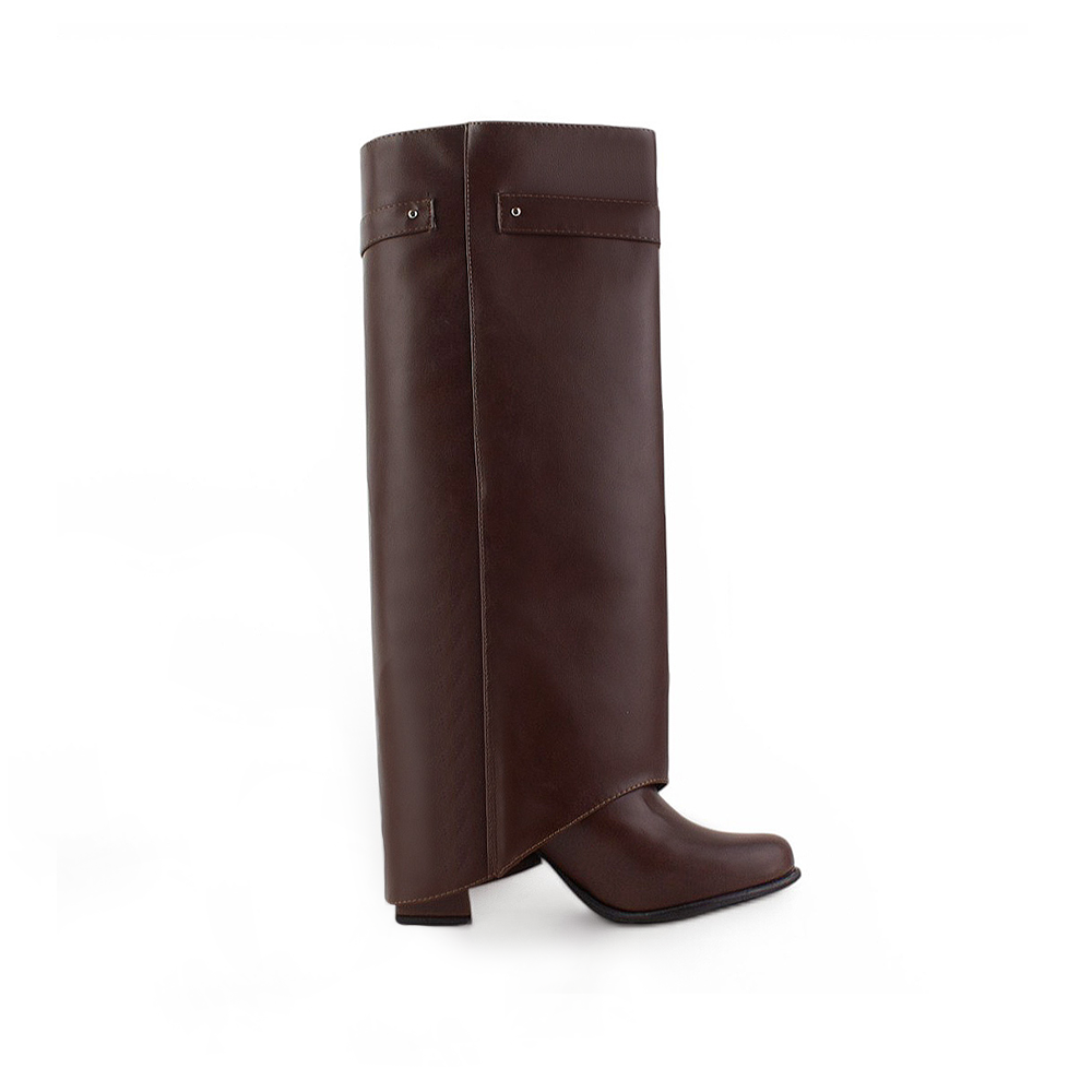 Vista superior de la bota café desmontable para dama con tacón medio 9cm 