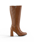 vista superior de botas cafés para dama con tacón medio 8cm 