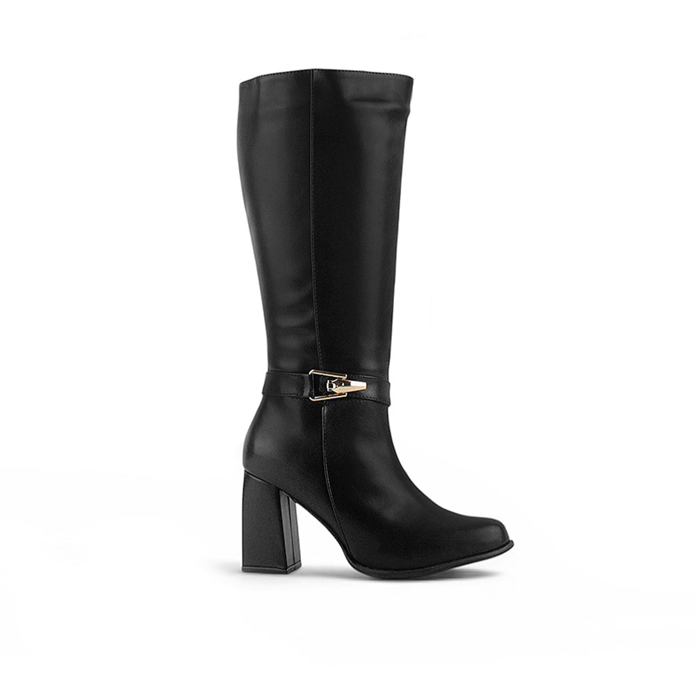 vista lateral de botas negras con hebilla dorada y tacón medio 8cm para dama 