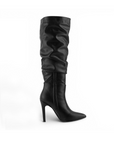 vista superior de botas negras para dama con punta y tacón 11 cm 