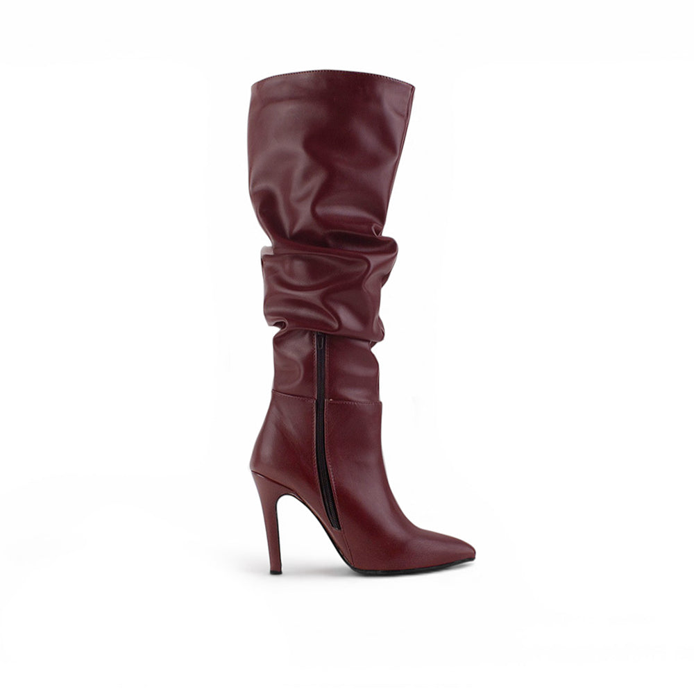 vista superior de botas vino para dama con punta y tacón 11 cm 