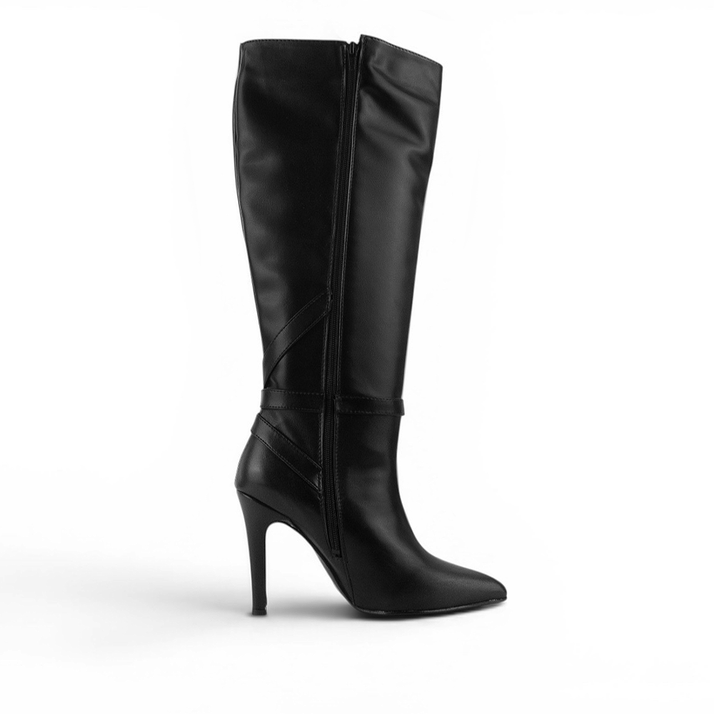vista superior de botas negras con tacón alto 11cm para dama 
