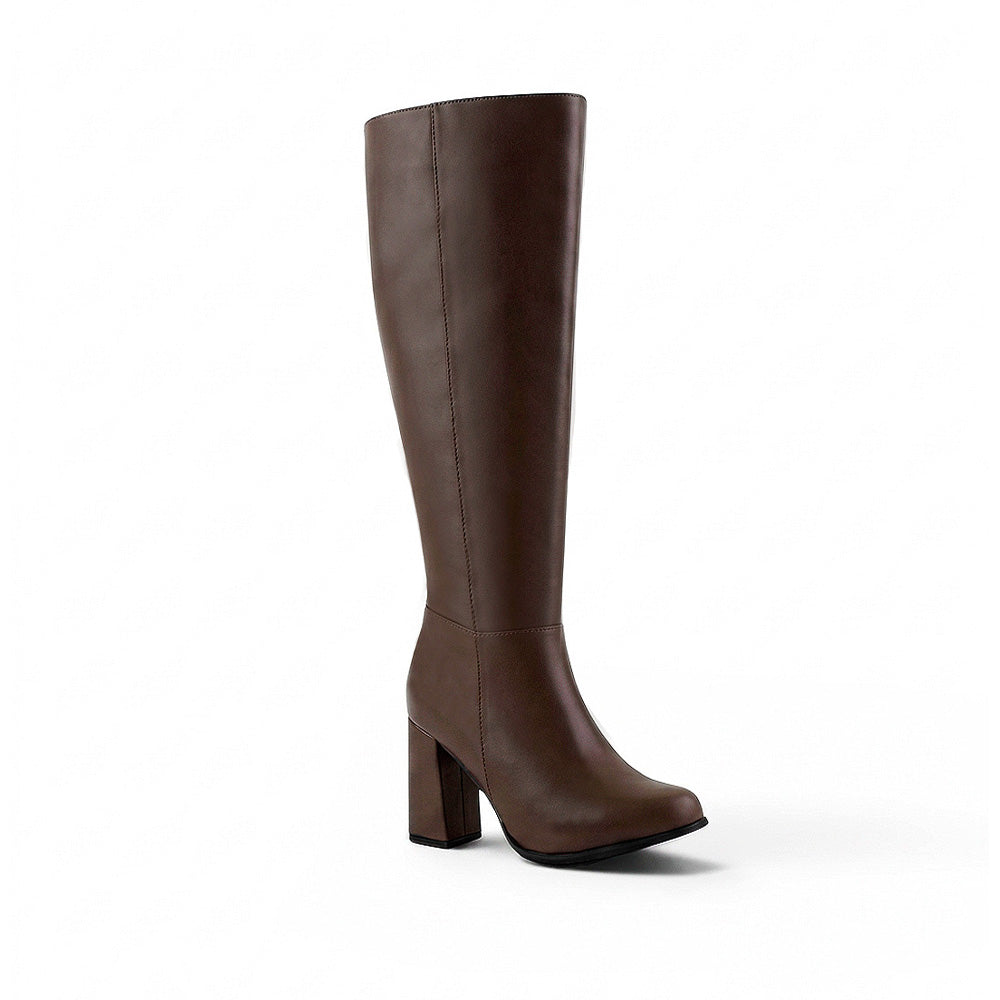 vista diagonal de botas cafés para dama con cremallera y tacón medio 8cm para dama 