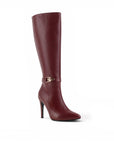vista diagonal de botas vino para dama con tacón alto 11cm 