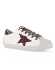 Vista diagonal del tenis beige para dama casuales con suela baja 2cm y  estrella de glitter