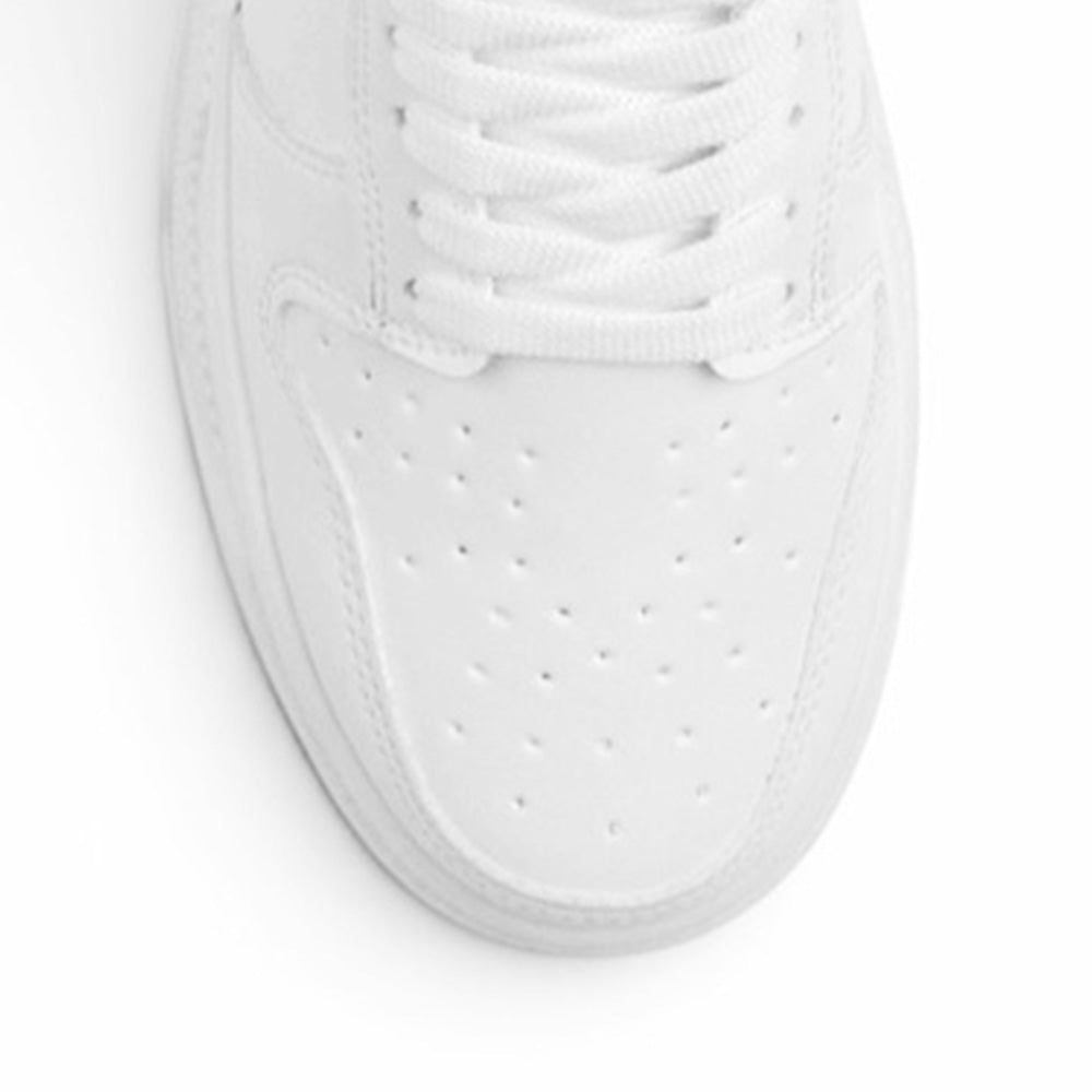 vista del detalle en los tenis blancos para dama con plataforma baja 4cm
