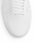 vista del detalle en los tenis blancos para dama con plataforma baja 4cm
