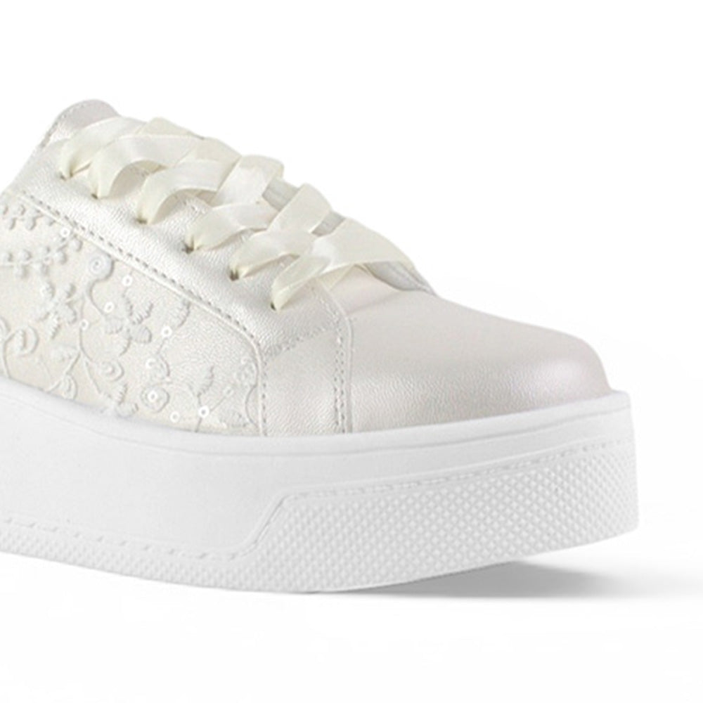 Tenis blancos perla con detalles de encaje cordones de satén y plataforma | Mod.4490109