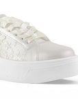Tenis blancos perla con detalles de encaje cordones de satén y plataforma | Mod.4490109