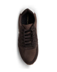 Vista superior en tenis café para dama con plataforma blanca de 4cm y cordones cafés 
