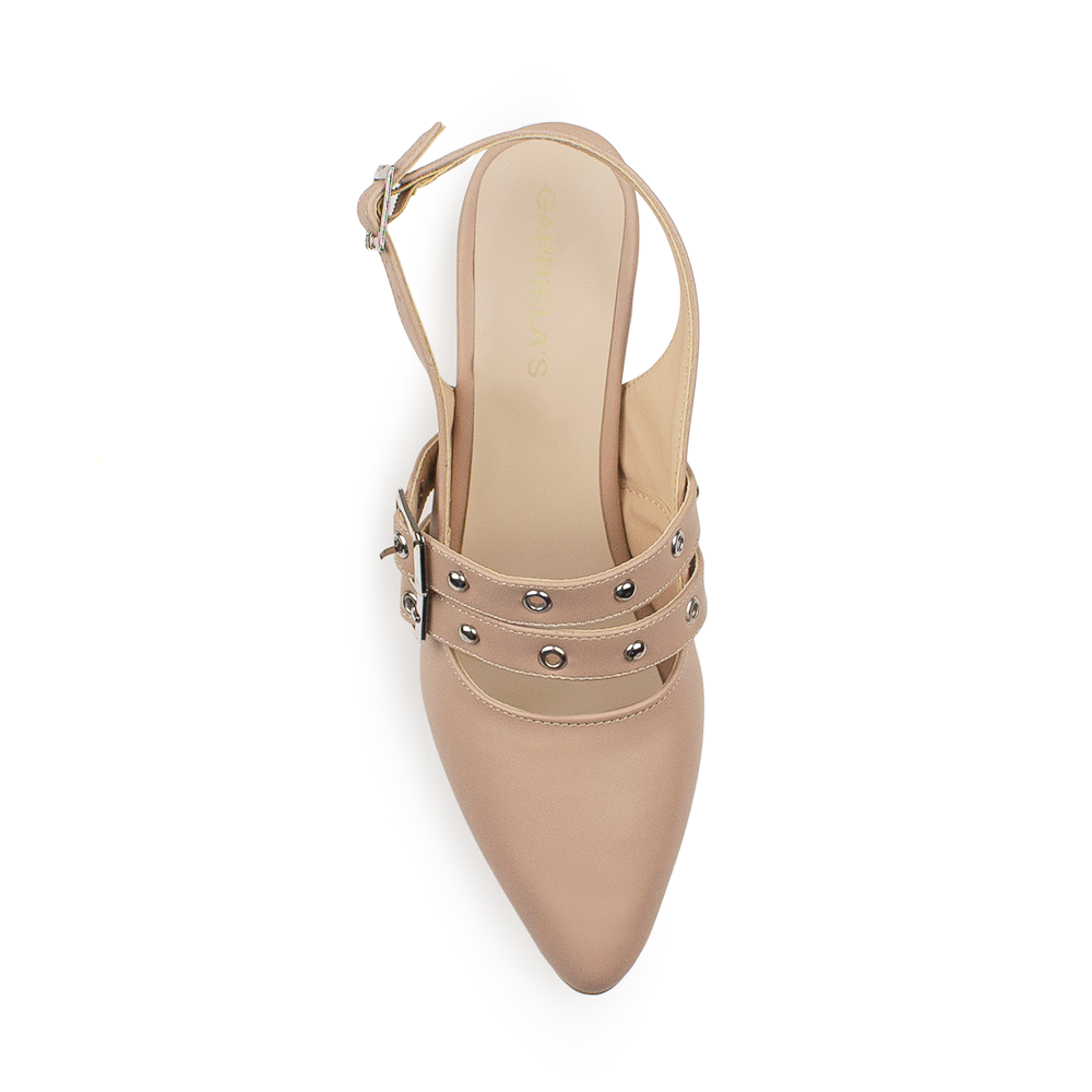 Vista superior de zapatilla maquillaje para mujer con punta fina y doble hebilla que contienen estoperoles
