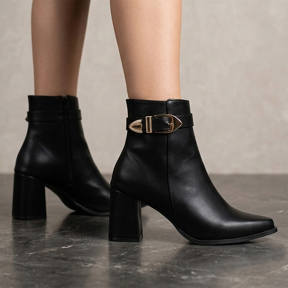 Botines negros con punta semicuadrada herraje metálico y tacón medio | Mod.4760104