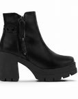 Vista lateral de botín negro para dama de plataforma con cremallera, detalles decorativos metálicos y tacón medio 9cm   