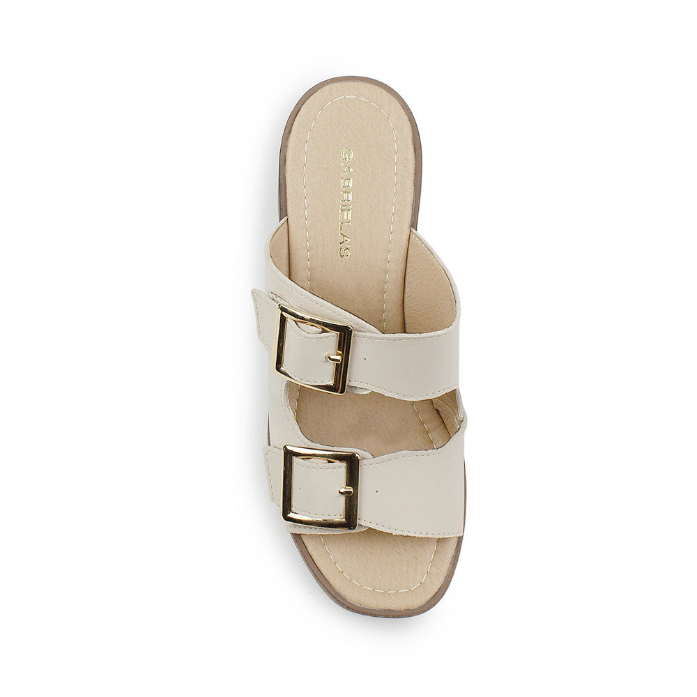Vista superior de zapatilla beige para mujer de diseño descubierto con doble correa y hebillas ajustables cuadradas 
