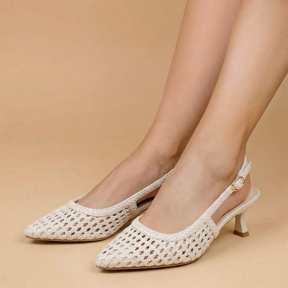 Zapatillas blancas destalonadas para mujer de punta fina con diseño trenzado calado y tacón delgado de 7cm