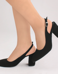 Zapatillas negras con diseño destalonado para mujer con tacón ancho de 9cm y punta fina 
