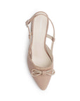 Vista superior de zapatilla nude con punta fina, moño, pulsera ajustable y tacón najo 6cm para dama 