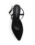 Vista superior de zapatilla negra con punta fina, pulsera ajustable y tacón bajo 6cm para dama 