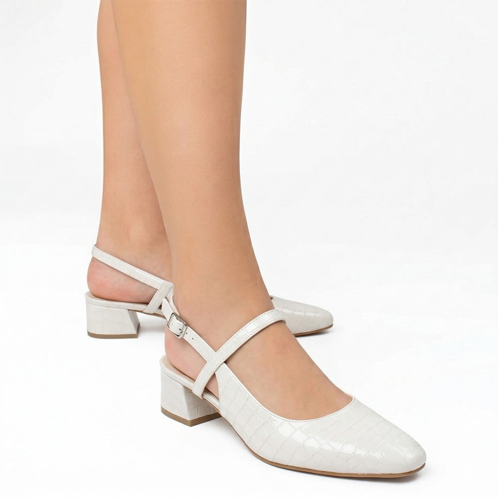 Zapatillas beige de punta fina con pulsera ajustable y tacón bajo 6cm para dama 