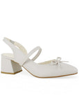 Vista diagonal de zapatilla beige  destalonada para mujer de punta cerrada con moño y tacón ancho de 6cm