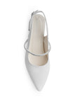 Vista superior de zapatilla beige para mujer con tira de pedrería punta fina cerrada y destalonada