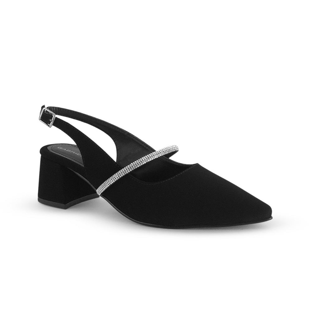 Vista diagonal de zapatilla negra destalonada para mujer con punta fina cerrada y tira delgada de pedrería en empine de tacón bajo 6cm