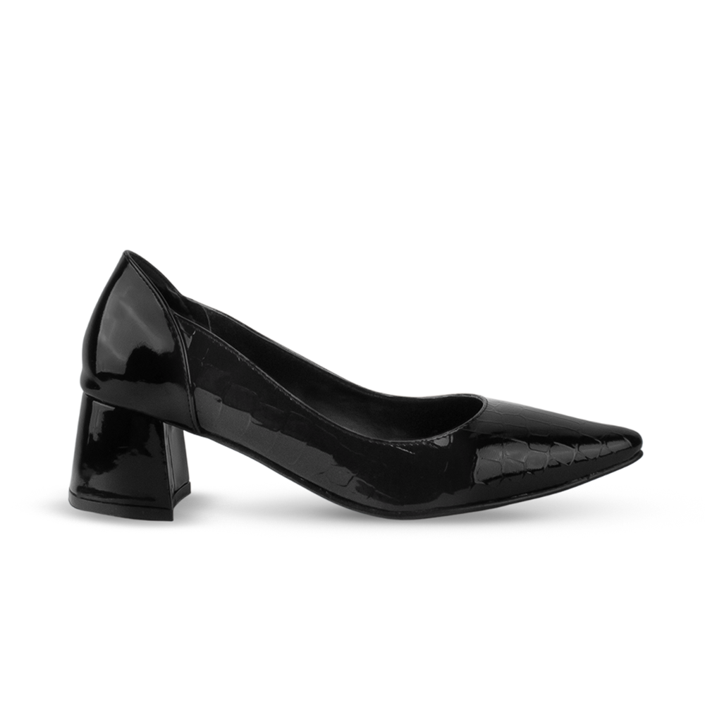 Vista lateral de zapatilla negra para mujer con punta fina cerrada y tacón bajo de 4cm