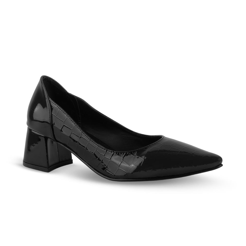Vista diagonal de zapatilla negra para mujer con tacón ancho bajo de 4cm y punta fina cerrada