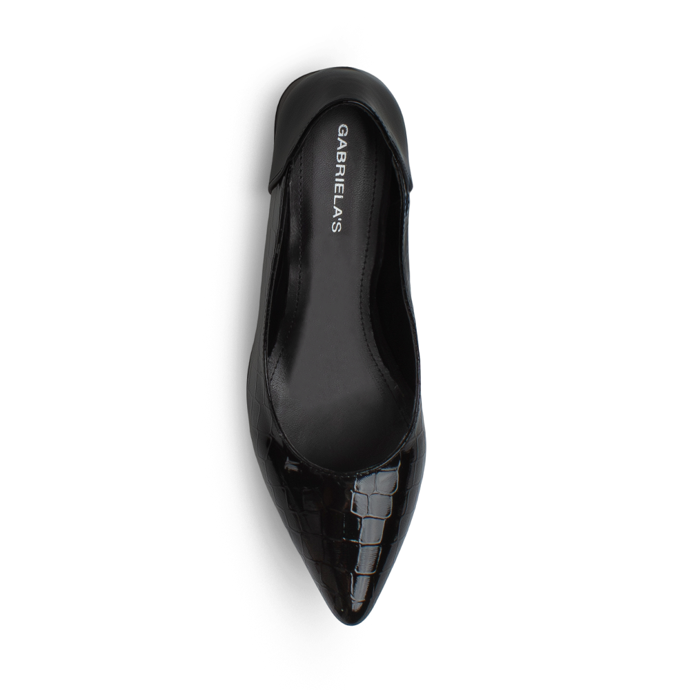 Vista superior de zapatilla negra para mujer con punta cerrada y tacón ancho de 4cm